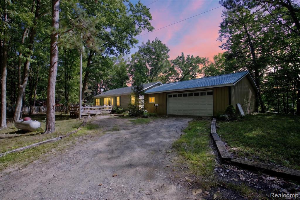 5994 N Lake Sanford Road, Sanford MI 48657 9339 photo 1