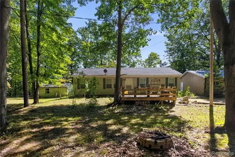 5994 N Lake Sanford Road, Sanford MI 48657 9339 photo 3