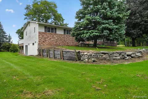 4924 W Caro Road, Vassar MI 48768 9721 photo 2