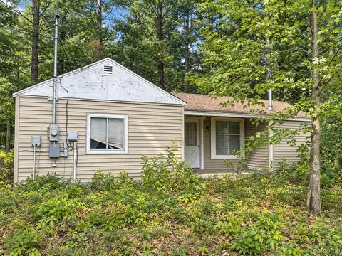 1277 East Avenue, Harrison MI 48625 8828 home for sale