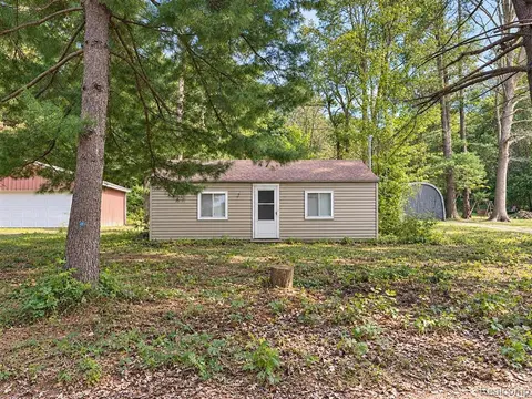 1277 East Avenue, Harrison MI 48625 8828 photo 2