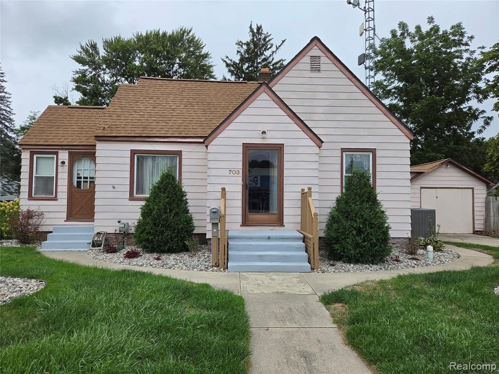 703 N State Street, Caro MI 48723 1545 photo 1