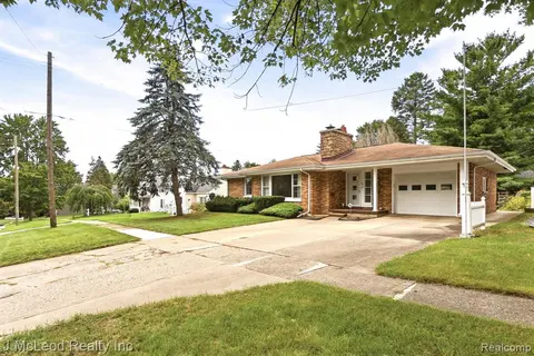 304 Prospect Street, Vassar MI 48768 1614 photo 2