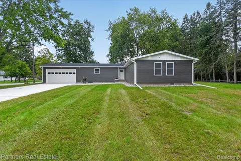 204 Greenfield Drive, Mount Pleasant MI 48858 2946 photo 3