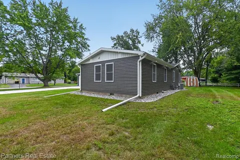 204 Greenfield Drive, Mount Pleasant MI 48858 2946 photo 4