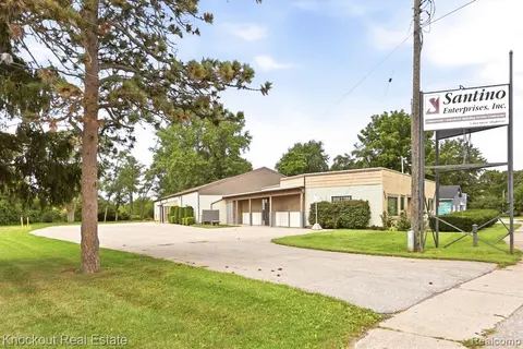 5360 Dixie Highway, Saginaw MI 48601 5576 commercial property for sale