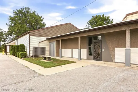 5360 Dixie Highway, Saginaw MI 48601 5576 photo 5