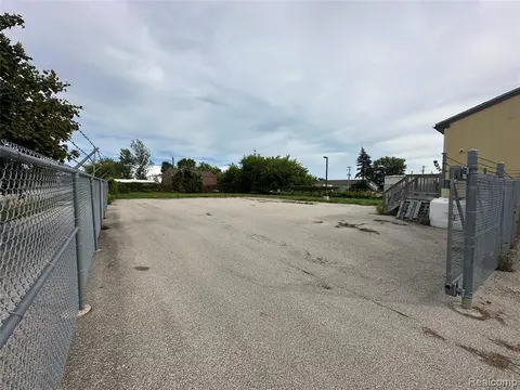 1701 Marquette Avenue, Bay City MI 48706 photo 5