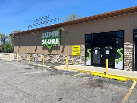 3389 S Huron Road, Bay City MI 48706 1587 photo 2