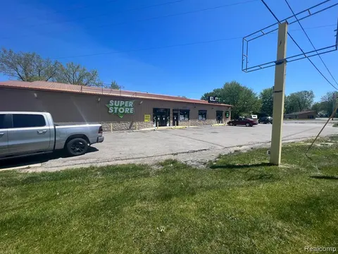 3389 S Huron Road, Bay City MI 48706 1587 photo 5