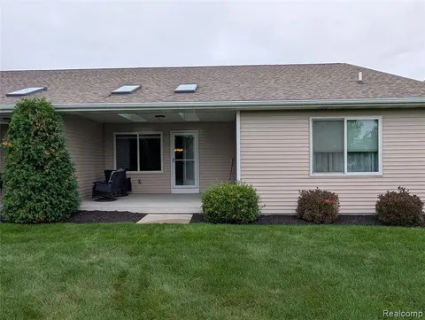 99 Tuscany Circle, Saginaw MI 48603 1376 photo 2