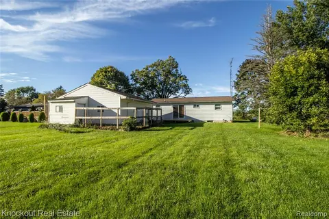 5796 Burt Road, Birch Run MI 48415 8717 photo 2