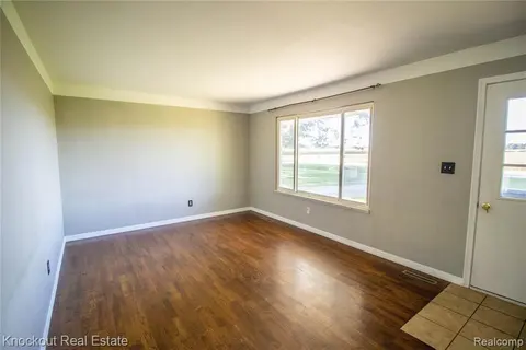 5796 Burt Road, Birch Run MI 48415 8717 photo 4