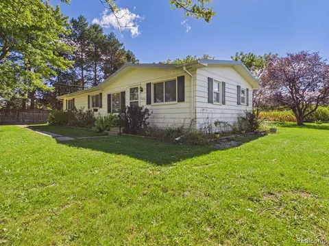 6455 Mayville Road, Marlette MI 48453 9759 photo 3