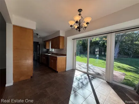 1670 S Poseyville Road, Midland MI 48640 8547 photo 4