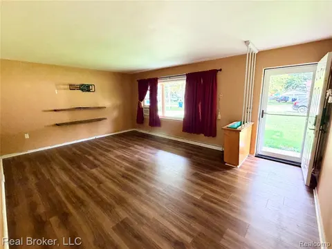 211 Shepard Street, Saginaw MI 48604 1224 photo 5