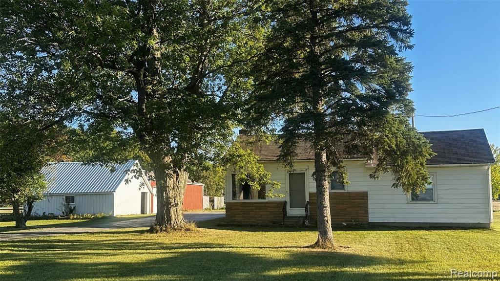 7305 Gary Road, Chesaning MI 48616 9461 photo 1