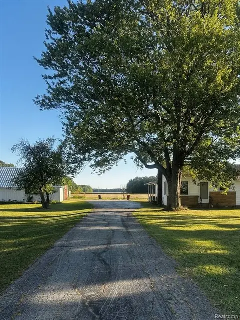 7305 Gary Road, Chesaning MI 48616 9461 photo 2
