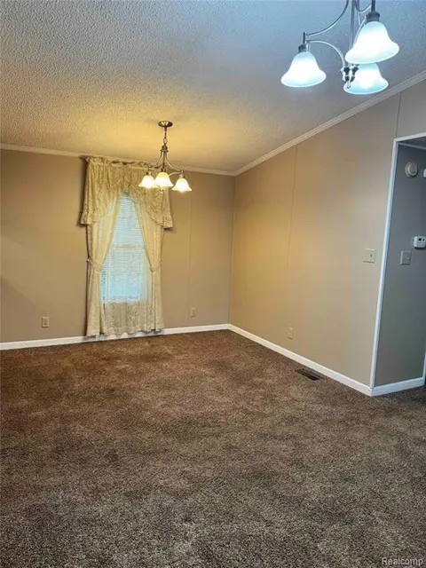 6061 Country Way N, Saginaw MI 48603 photo 2