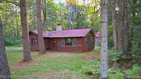 7745 Alpine Drive, Harrison MI 48625 8672 photo 2