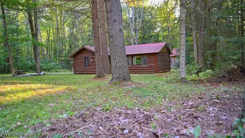 7745 Alpine Drive, Harrison MI 48625 8672 photo 4