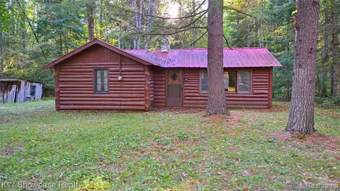 7745 Alpine Drive, Harrison MI 48625 8672 photo 5