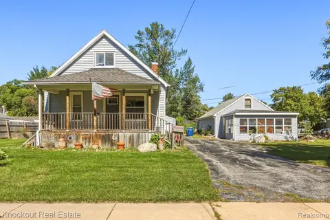 307 Mcgraw Street, Bay City MI 48708 8381 photo 2