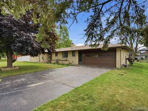 2714 Fairfield Drive, Bay City MI 48706 3055 photo 3