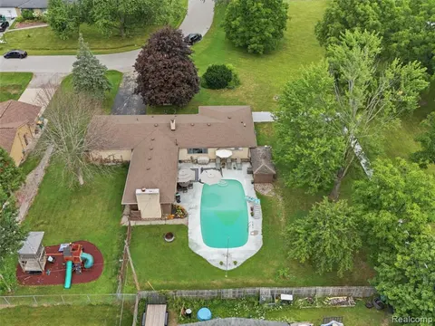 2714 Fairfield Drive, Bay City MI 48706 3055 photo 5