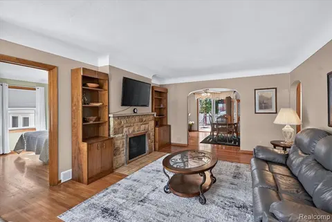 506 S Woodbridge Street, Bay City MI 48706 3221 photo 2