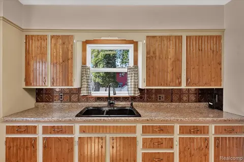 506 S Woodbridge Street, Bay City MI 48706 3221 photo 5