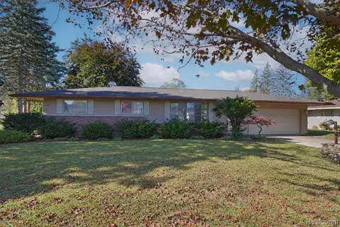 3190 Mysylvia Drive, Saginaw MI 48601 6929 home for sale