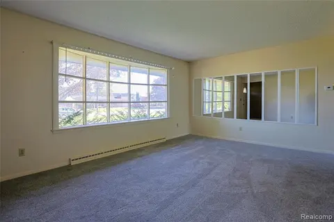 3190 Mysylvia Drive, Saginaw MI 48601 6929 photo 4