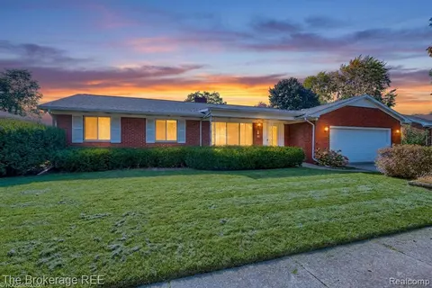 3182 Flamingo Drive, Saginaw MI 48601 5723 photo 4