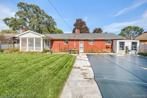 3182 Flamingo Drive, Saginaw MI 48601 5723 photo 5