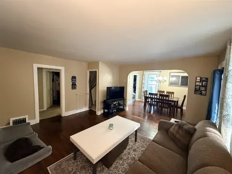 617 S Lansing Street, Mount Pleasant MI 48858-2634 photo 3