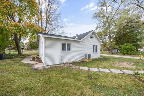 1208 W Broadway Street, Mount Pleasant MI 48858-2177 photo 3