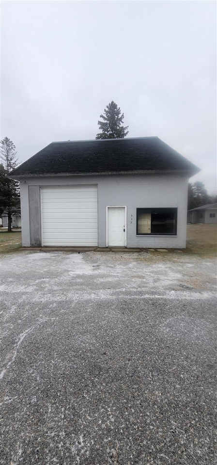 517 Goodrich Street, Vassar MI 48768-9205 photo 1