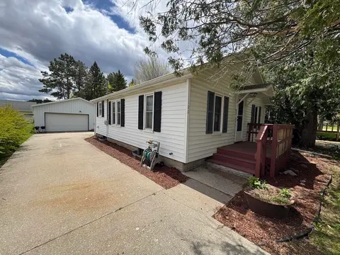 190 E Spruce Street, Harrison MI 48625 photo 1