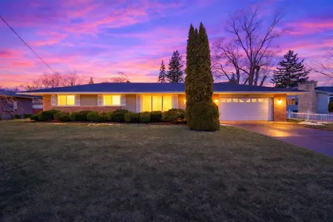 3172 Mysylvia Drive, Saginaw MI 48601-6929 photo 2