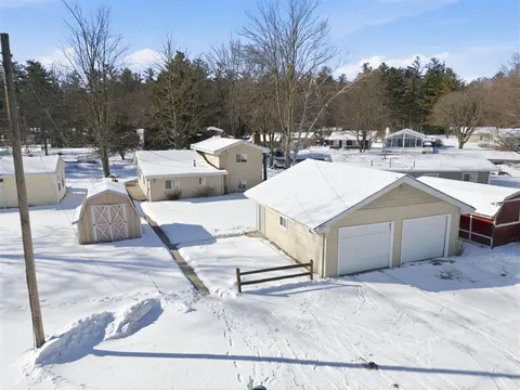 5184 Pleasant Drive, Beaverton MI 48612-8543 photo 3