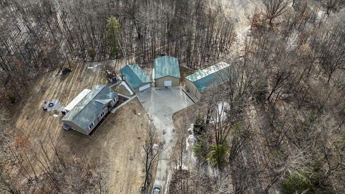 5717 Maple Ridge Road, Sterling MI 48659-9210 photo 1