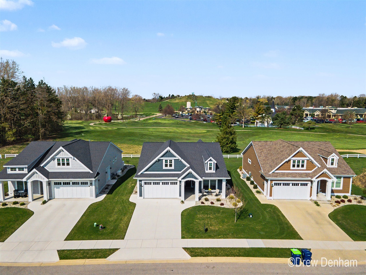 4219 Village Green Drive, Freeland MI 48623 photo 1