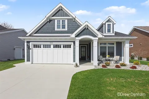 4219 Village Green Drive, Freeland MI 48623 photo 4