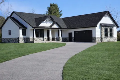 80 Sawmill Creek Trail, Saginaw MI 48603-8626 photo 1