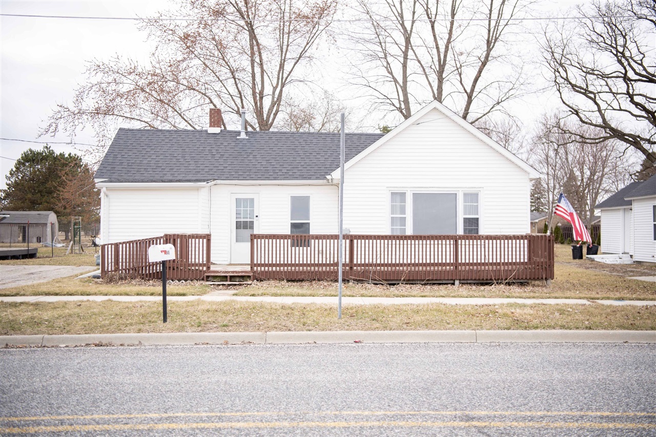 545 N Midland Street, Merrill MI 48637-9414 photo 1