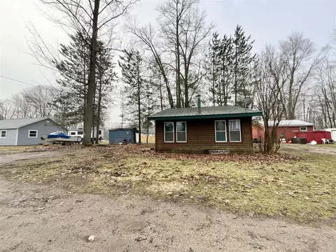 6384 Charleen Lane, Lake MI 48632-9558 photo 3