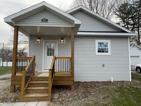 913 Pine Avenue, Alma MI 48801-1234 photo 3