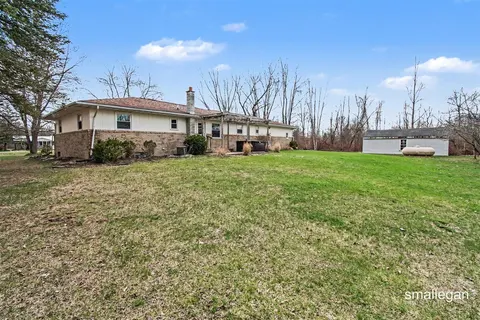 1120 S Loomis Road, Mount Pleasant MI 48858-9448 photo 2
