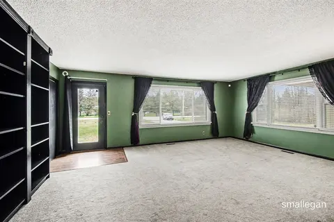1120 S Loomis Road, Mount Pleasant MI 48858-9448 photo 3